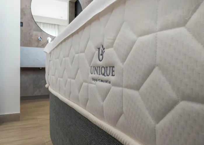 Unique * 칼라마타