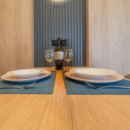 Unique Apartment *