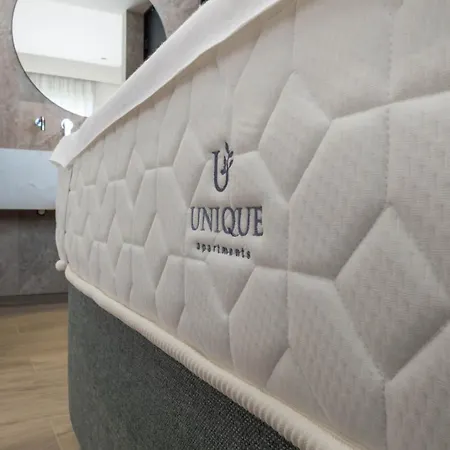 Unique * קלמאטה