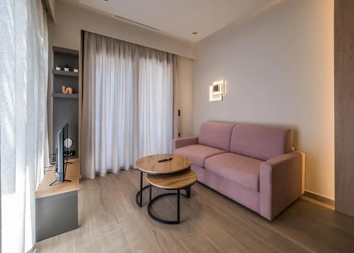 Unique Каламата