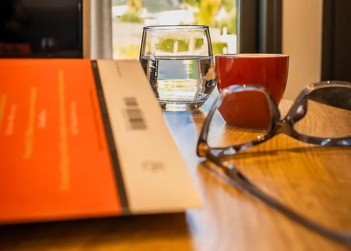 Unique Каламата